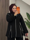 أسود
